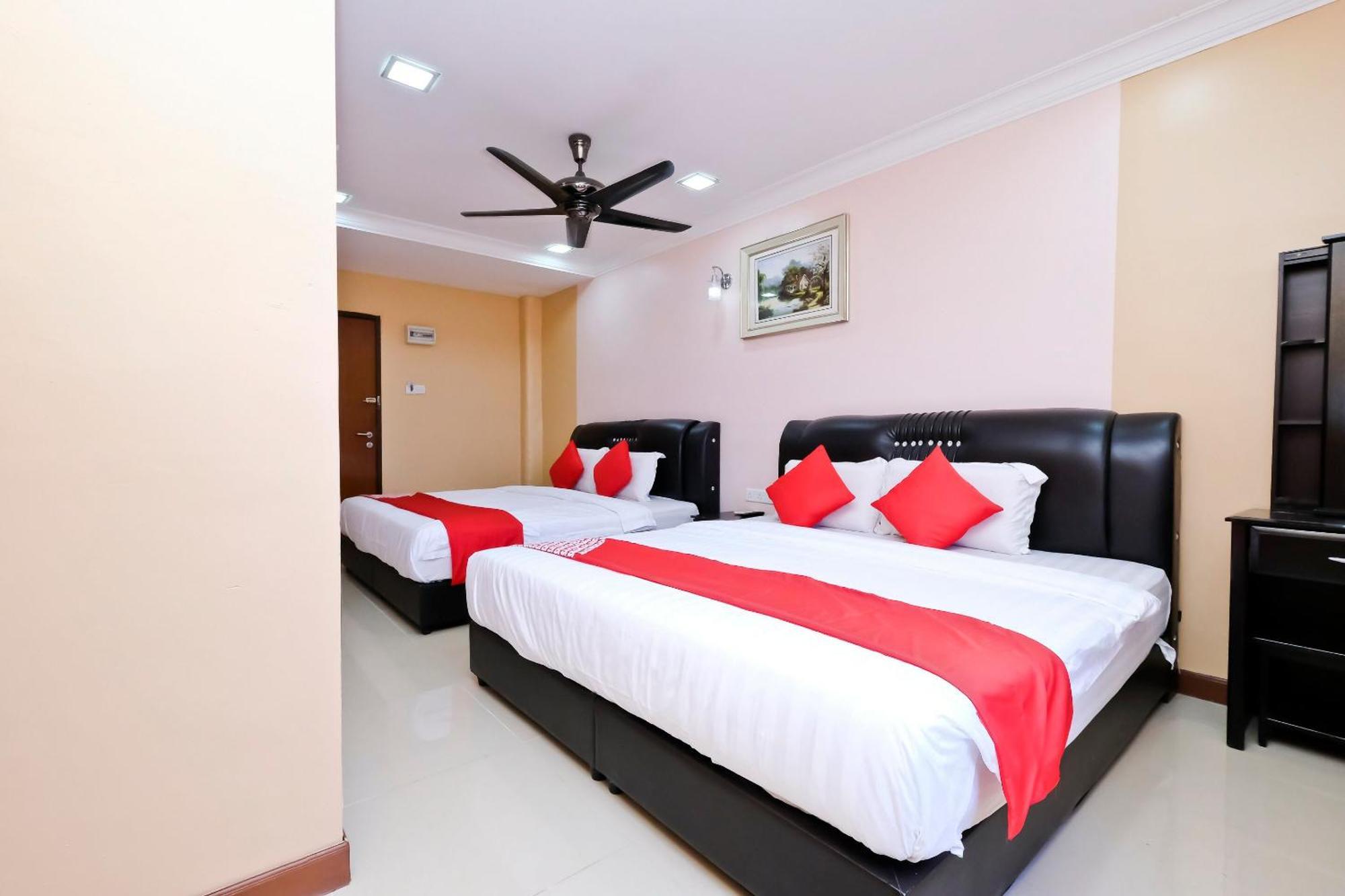 Oyo 714 Arina Hotel Bangi Exterior photo