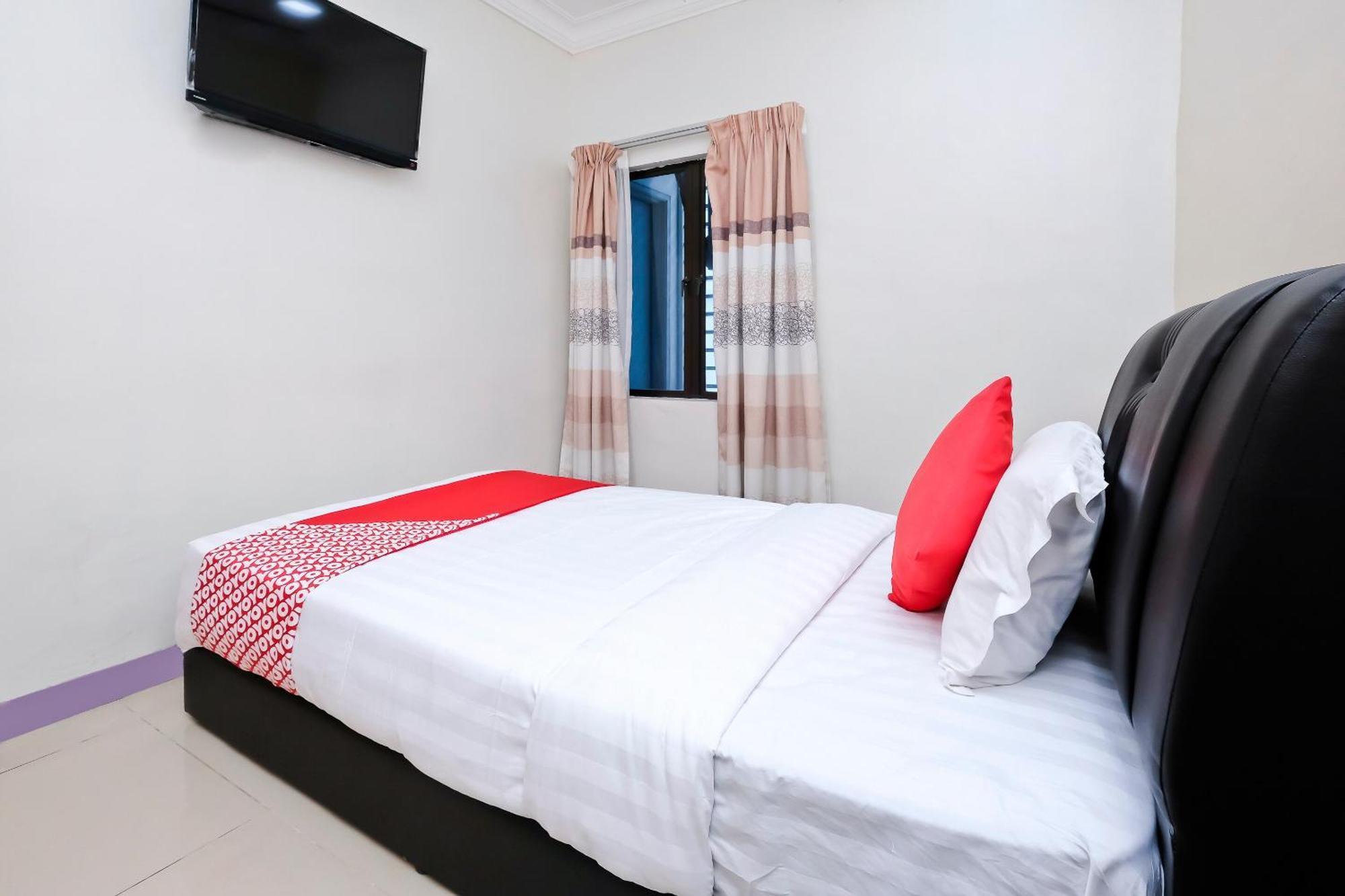 Oyo 714 Arina Hotel Bangi Exterior photo