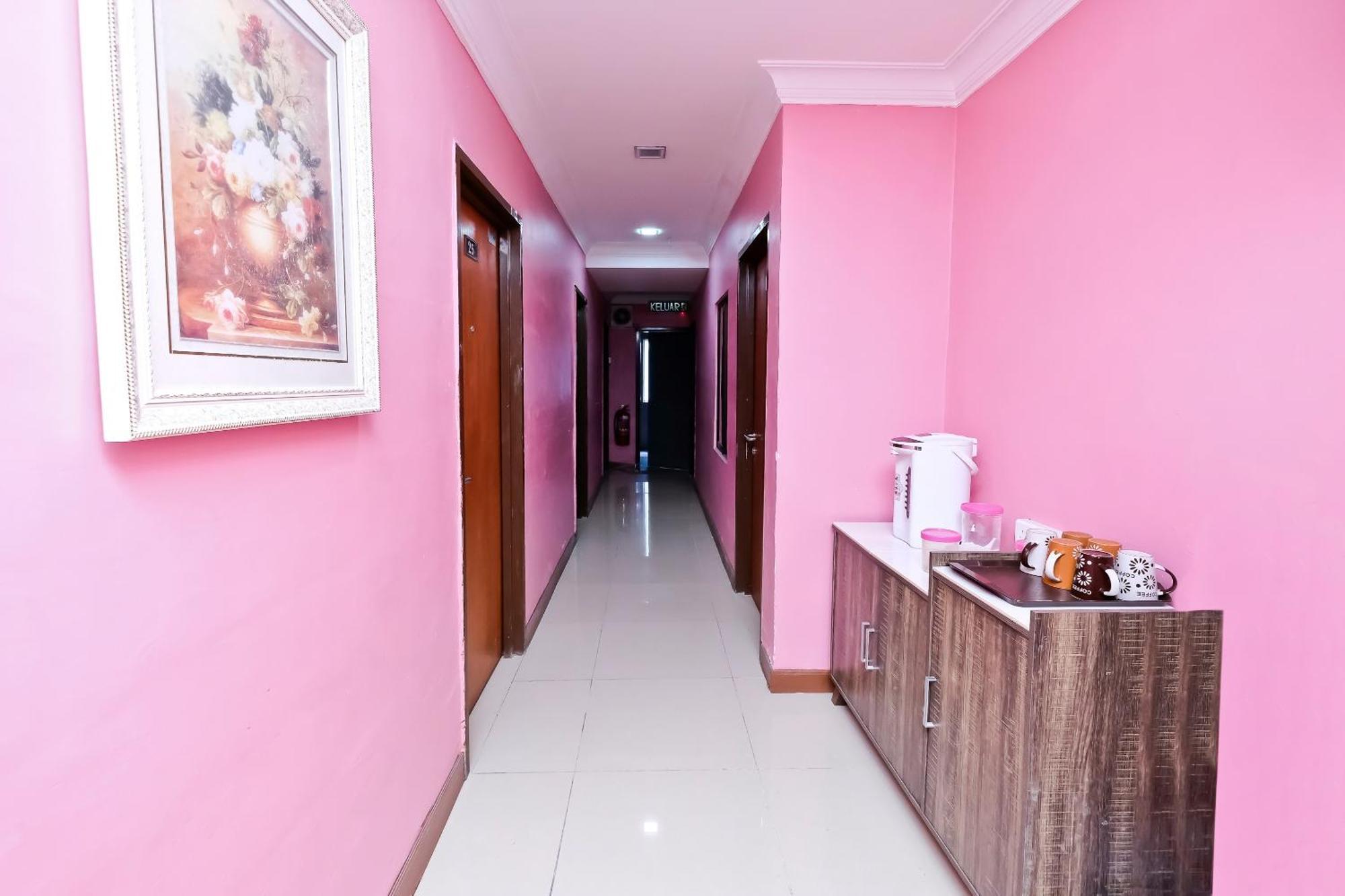 Oyo 714 Arina Hotel Bangi Exterior photo